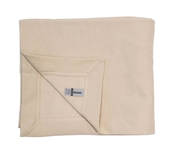 Plaid en molleton Gildan GN189 sable, modèle personnalisable avec un prénom imprimé